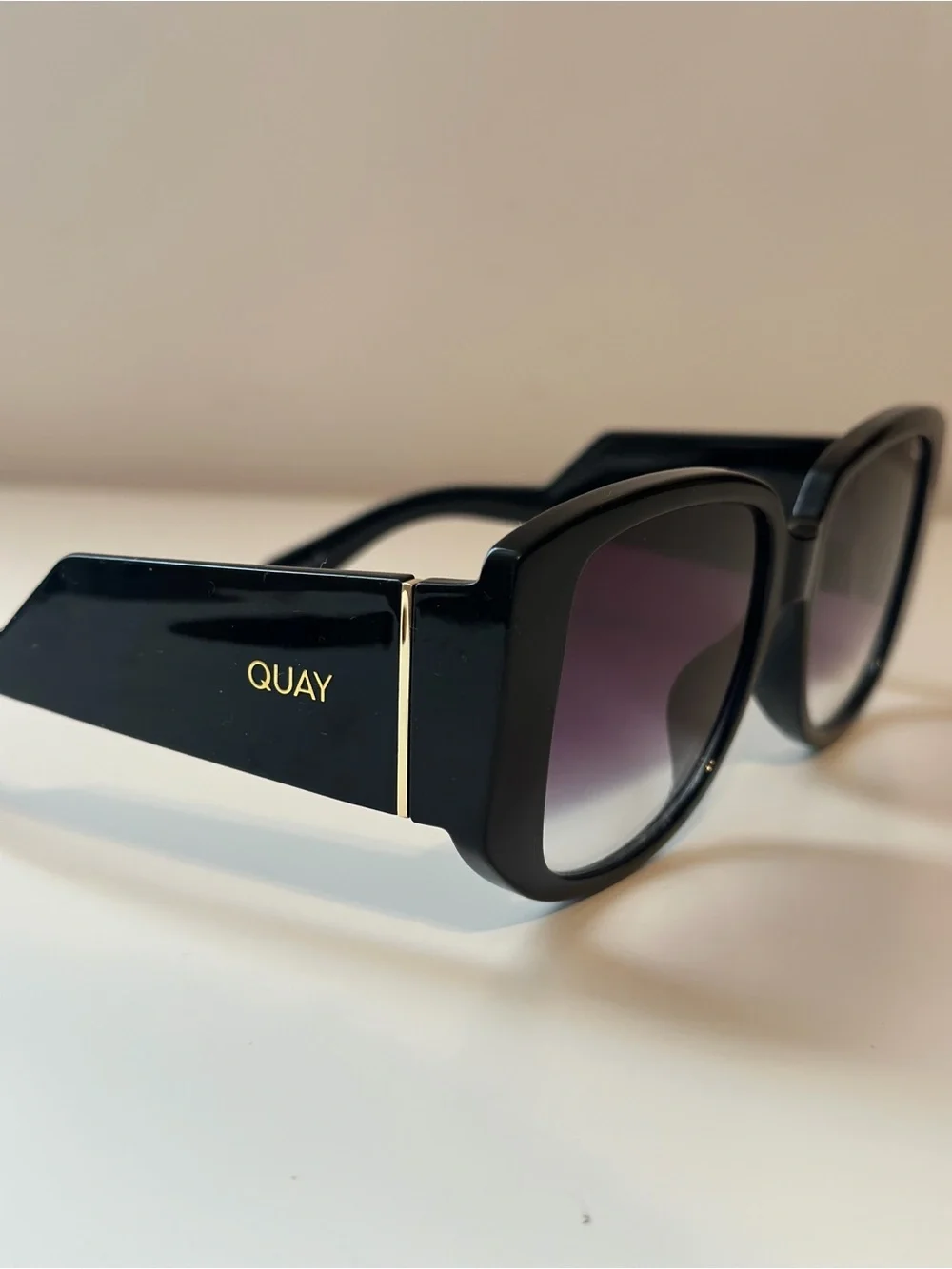 Quay Australia Who Is She Oversized Square Sunglasses Black Gradient CAT 3 UV